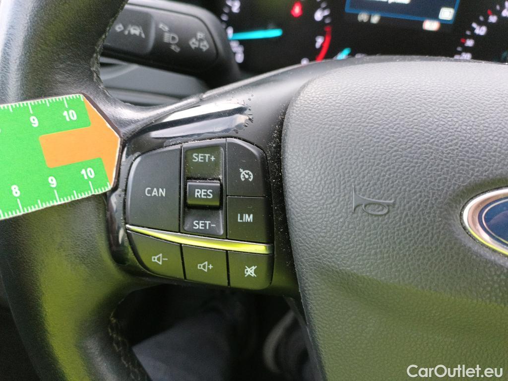  Ford  Focus FORD  / 2018 / 5P / berlina con portón 1.0 Ecoboost 92kW Trend+ Auto #1