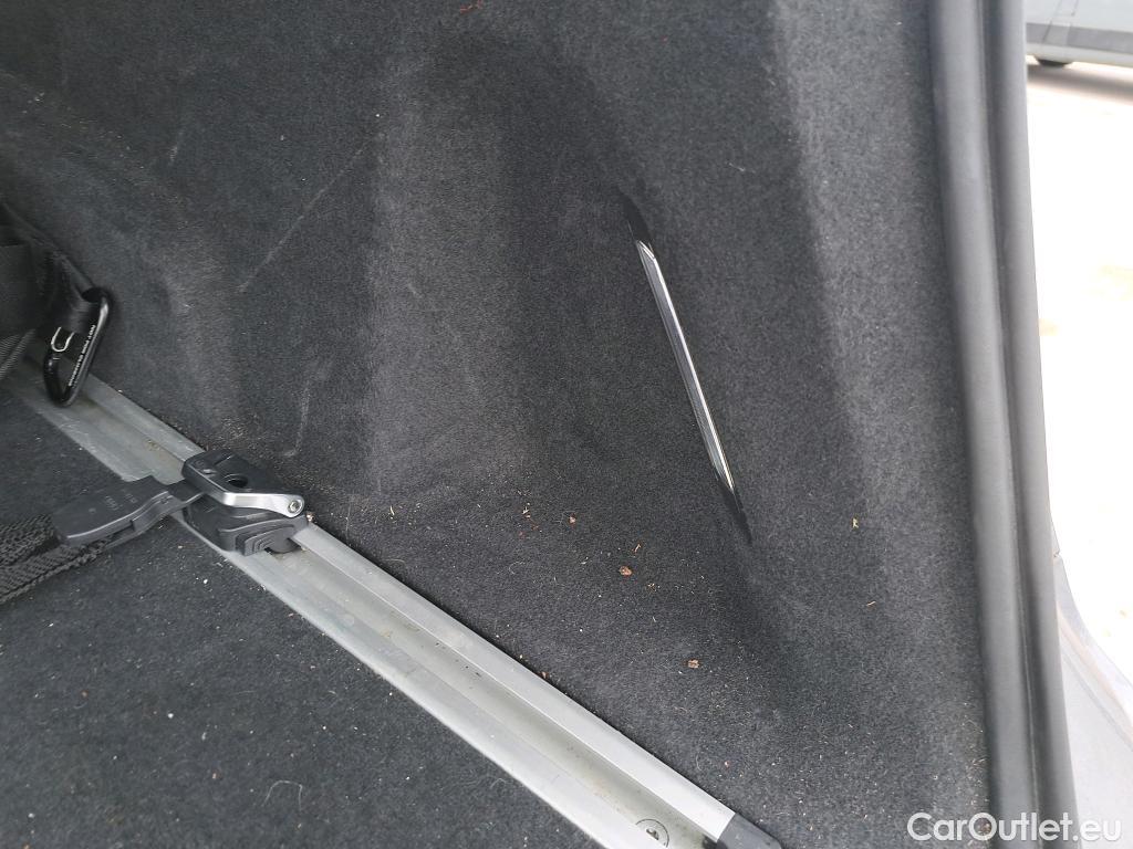  Audi  Q7 AUDI  / 2019 / 5P / todoterreno S line 55 TFSIe 280kW(381CV) quattro tip #18