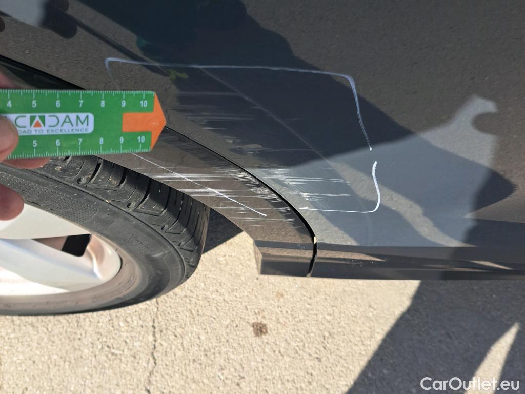  Audi  Q3 AUDI  / 2018 / 5P / todoterreno 40 TFSI 140kW S tronic Quattro Advanced #4