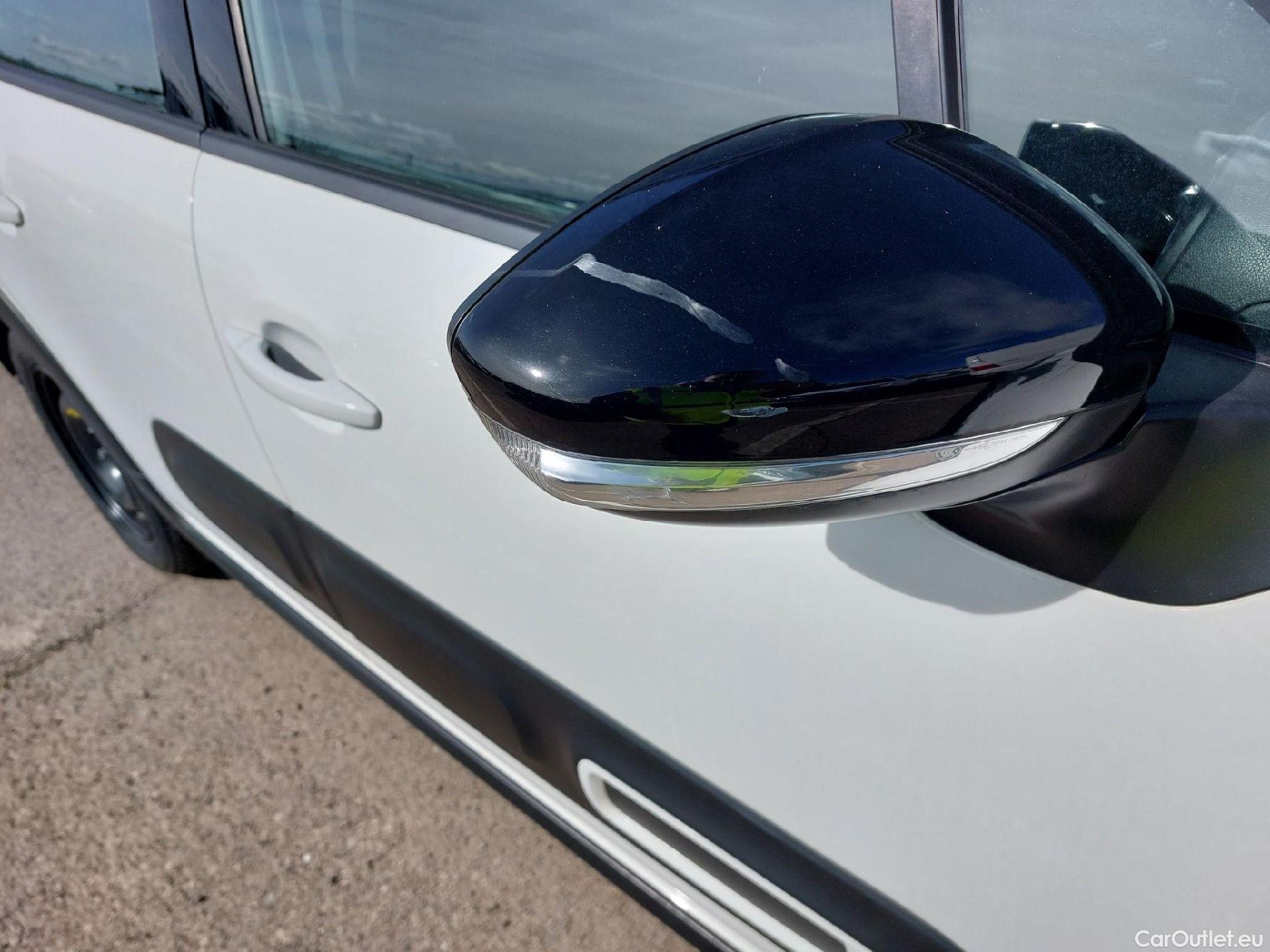  Citroen  C3 CITROEN  / 2020 / 5P / berlina con portón PureTech 60kW (83CV) Feel Pack (CX) #19