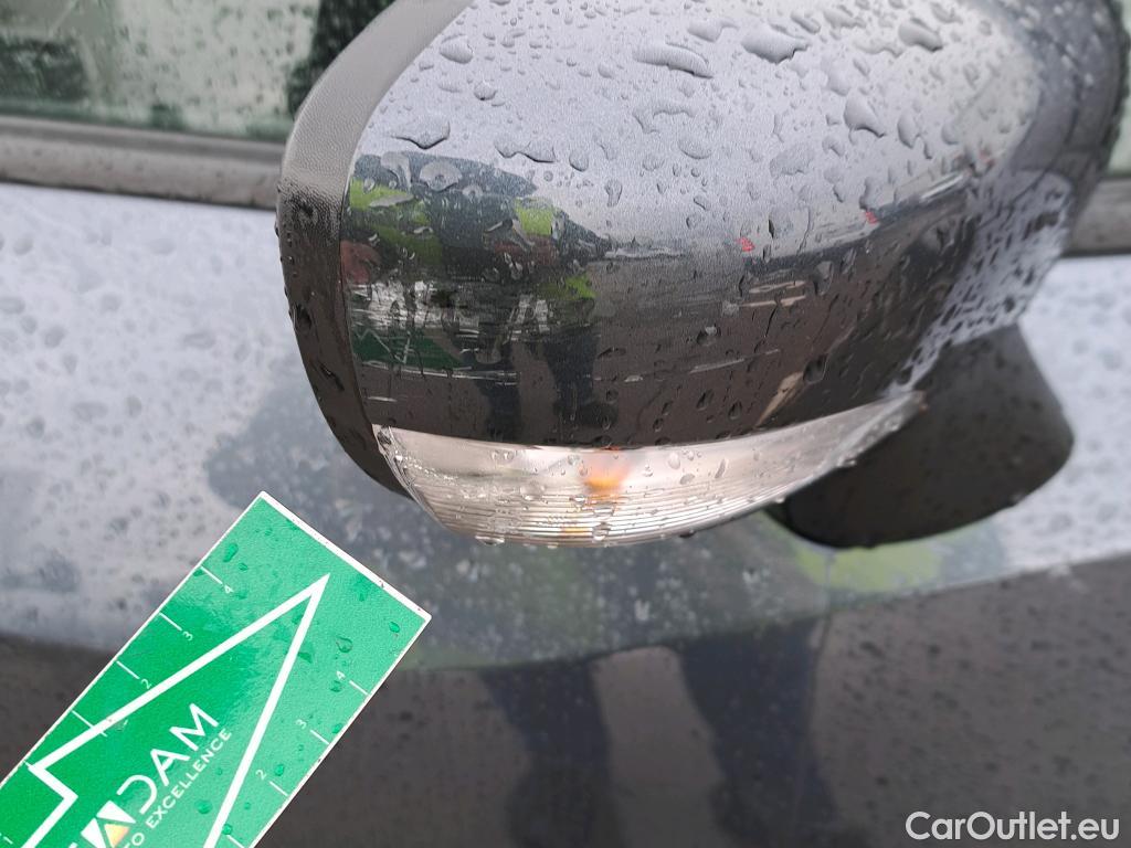  Nissan  Micra NISSAN  / 2017 / 5P / berlina con portón IG-T 68 kW (92 CV) E6D-F Acenta Sprint #41