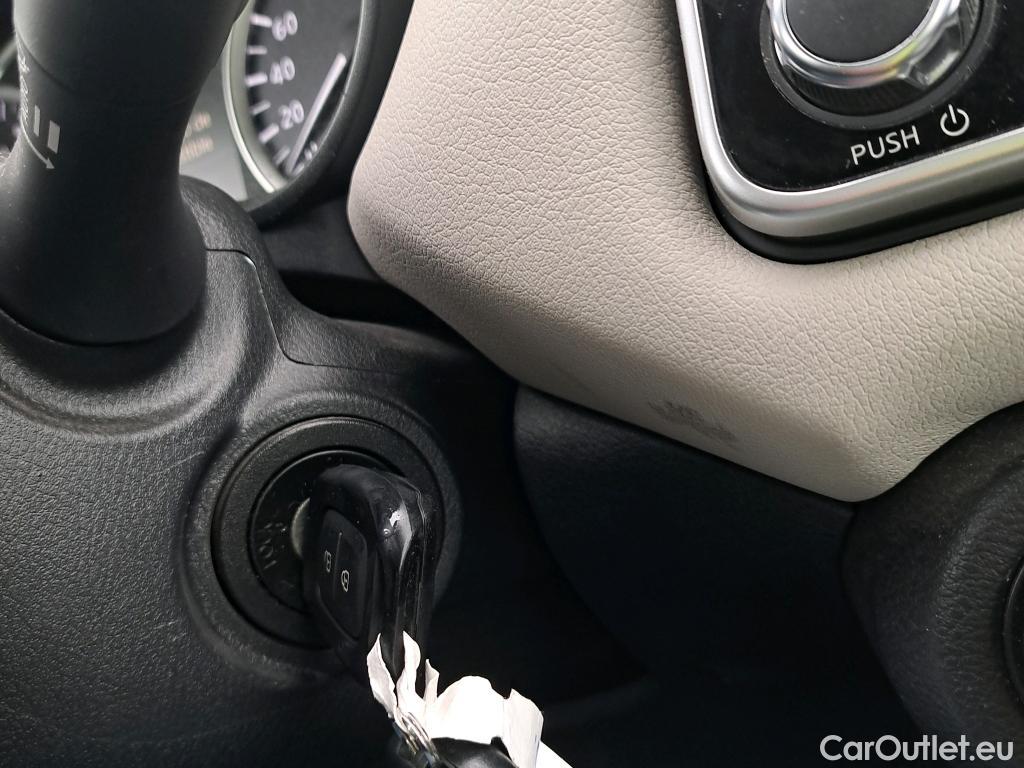  Nissan  Micra NISSAN  / 2017 / 5P / berlina con portón IG-T 68 kW (92 CV) E6D-F Acenta Sprint #19