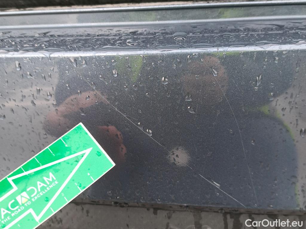  Nissan  Micra NISSAN  / 2017 / 5P / berlina con portón IG-T 68 kW (92 CV) E6D-F Acenta Sprint #26