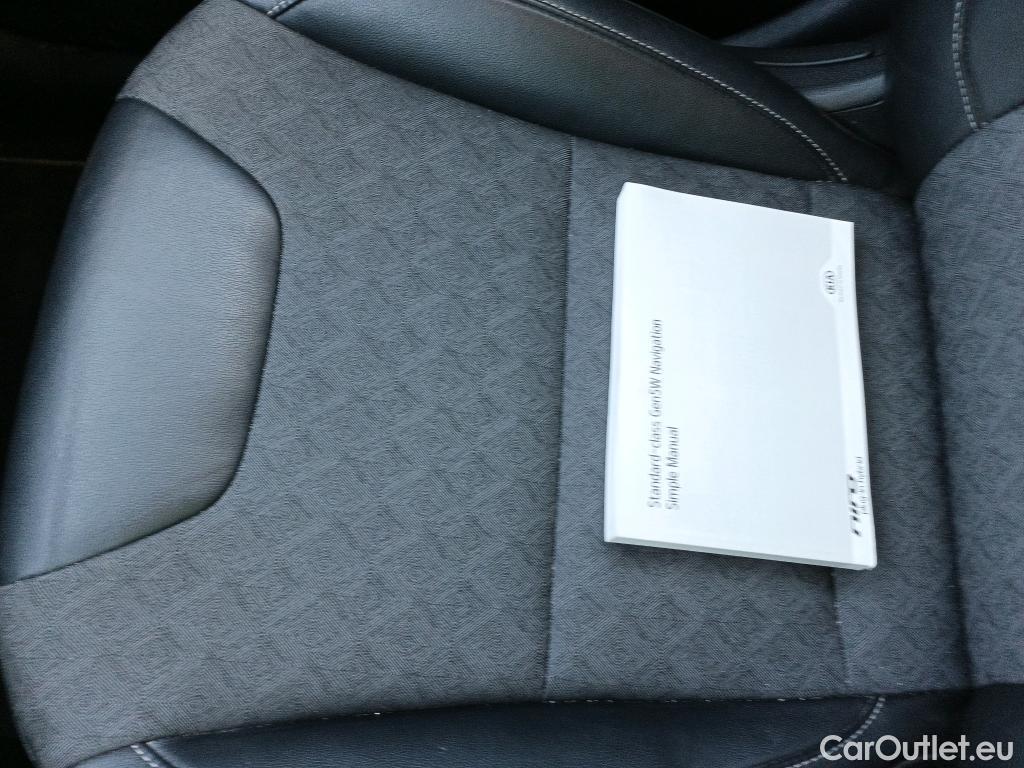  KIA  Niro KIA  / 2019 / 5P / crossover 1.6 GDi PHEV 104kW (141CV) Drive #17