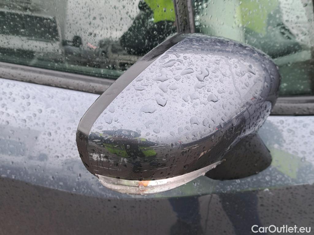  Nissan  Micra NISSAN  / 2017 / 5P / berlina con portón IG-T 68 kW (92 CV) E6D-F Acenta Sprint #31