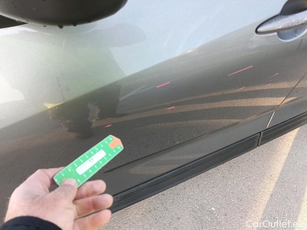  Nissan  Juke NISSAN  / 2019 / 5P / crossover DIG-T 84 kW (114 CV) DCT 7 V N-Connecta (AC2) #5