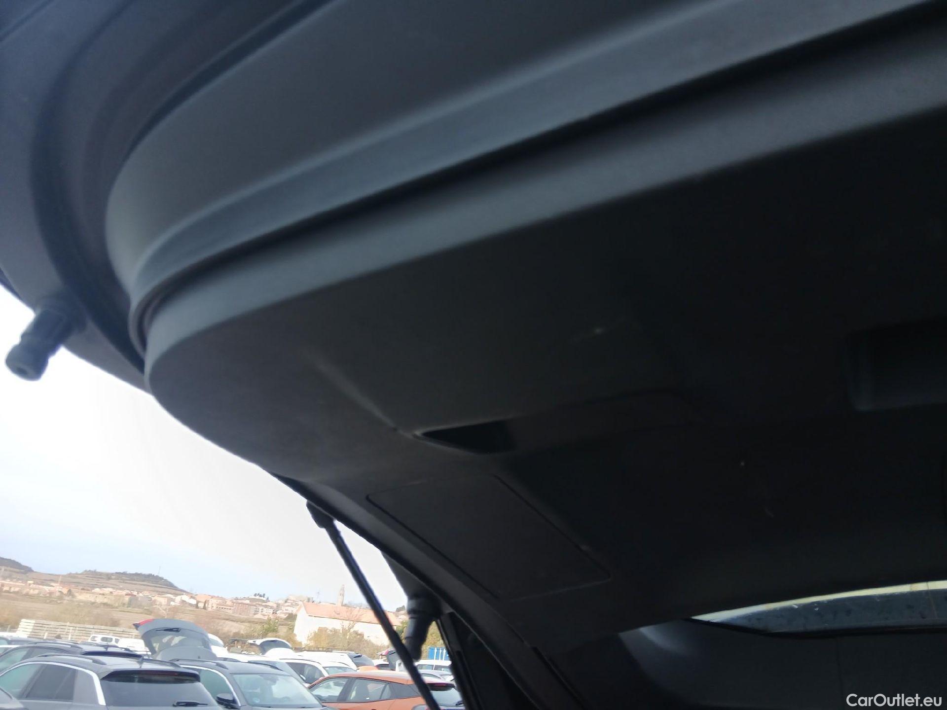  Peugeot  5008 PEUGEOT  / 2017 / 5P / todoterreno GT-Line BlueHDi 96kW (130CV) S&S EAT8 #43