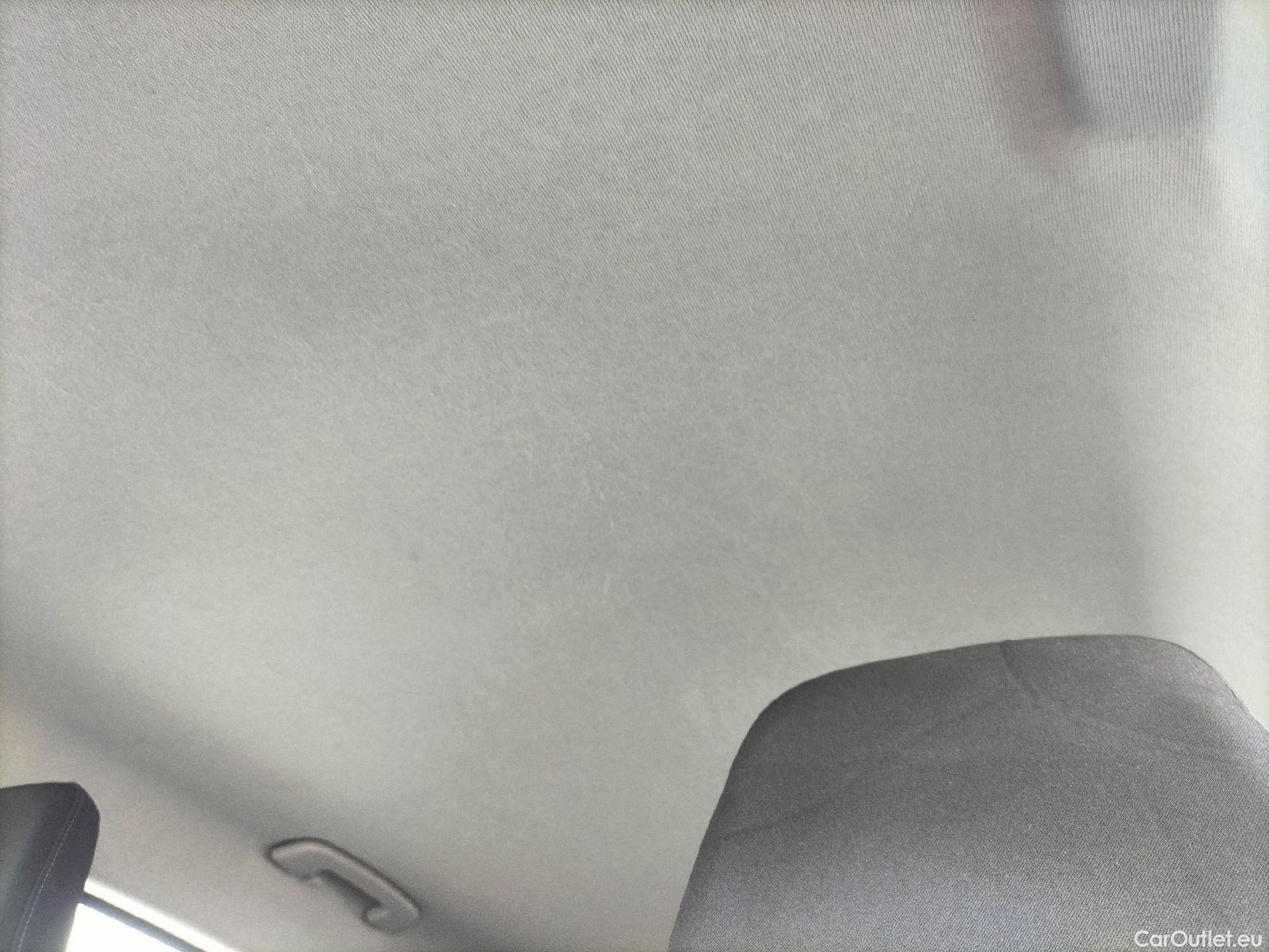  Renault  Clio RENAULT  / 2019 / 5P / berlina con portón Business Blue dCi 63 kW (85CV) #19