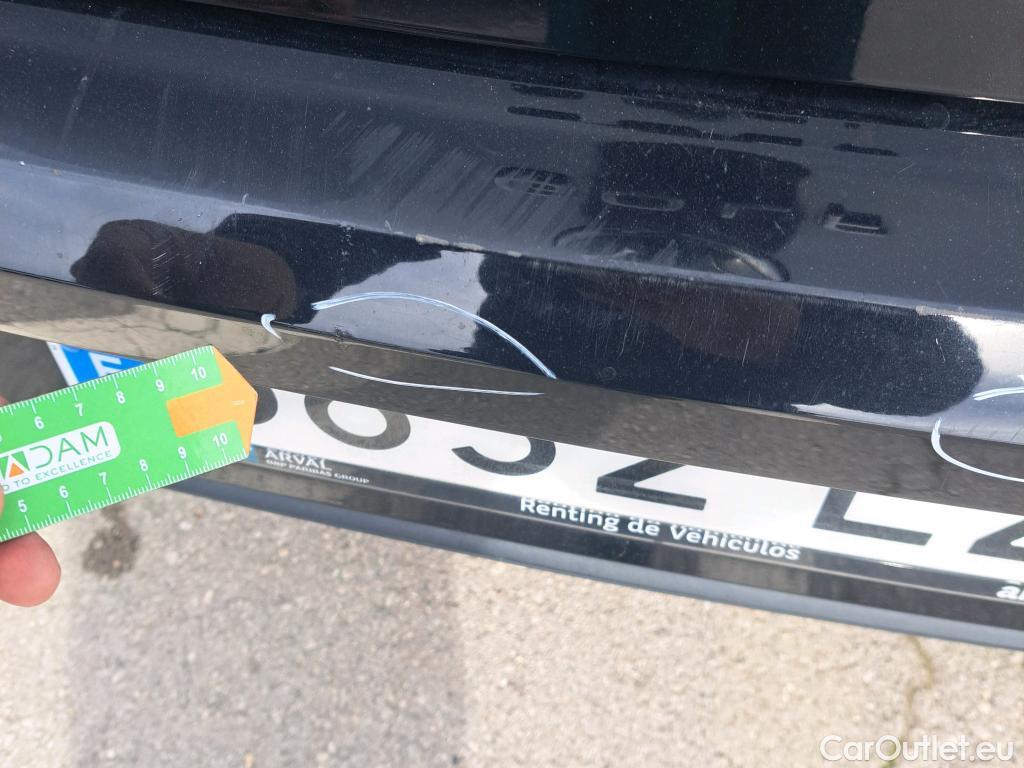  Volkswagen  Golf  VOLKSWAGEN / 2020 / 5P / berlina con portón Life 2.0 TDI 85kW (115CV) #12