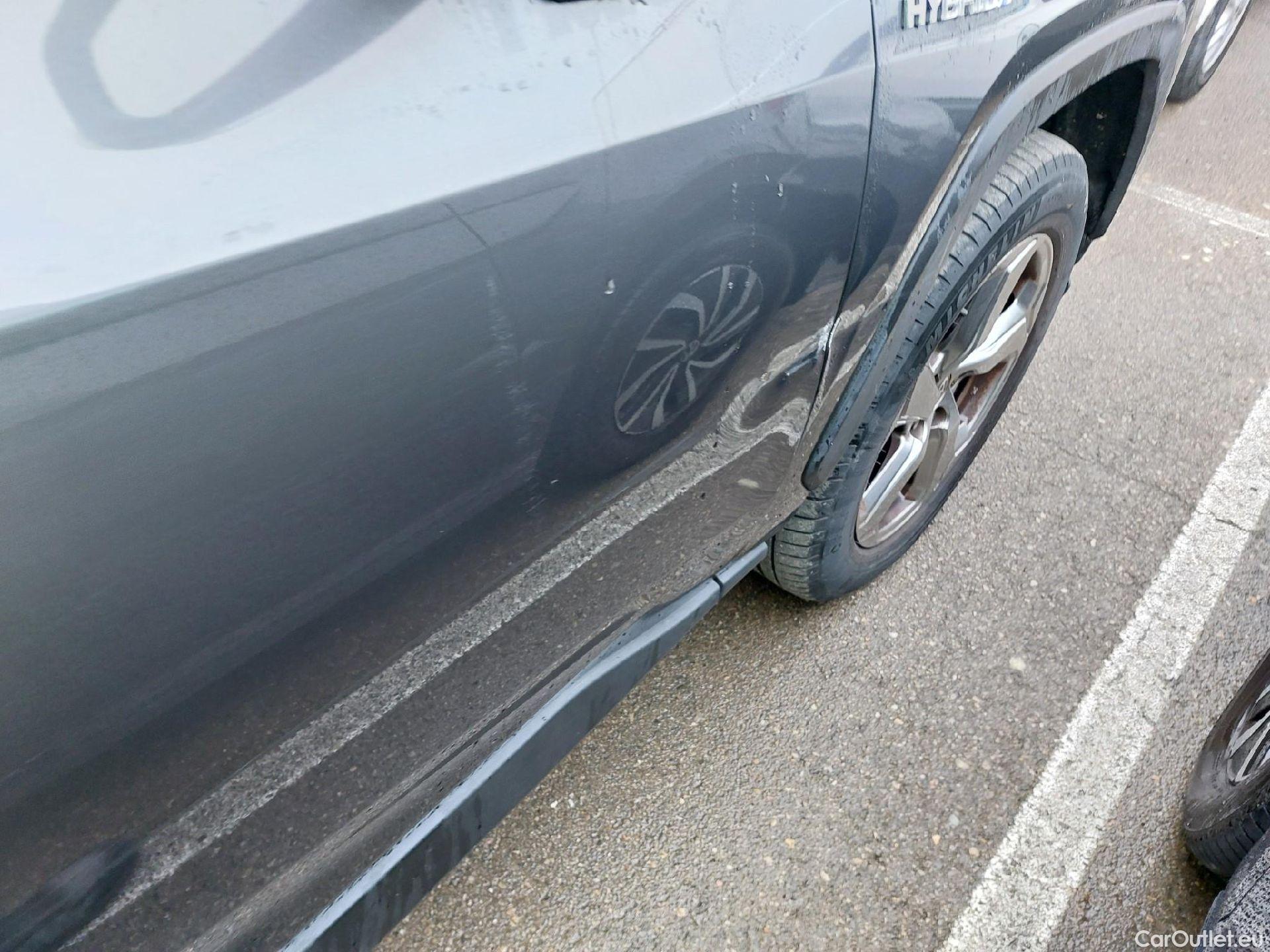  Toyota  RAV4 TOYOTA  / 2018 / 5P / todoterreno 2.5l 220H Advance Plus #27