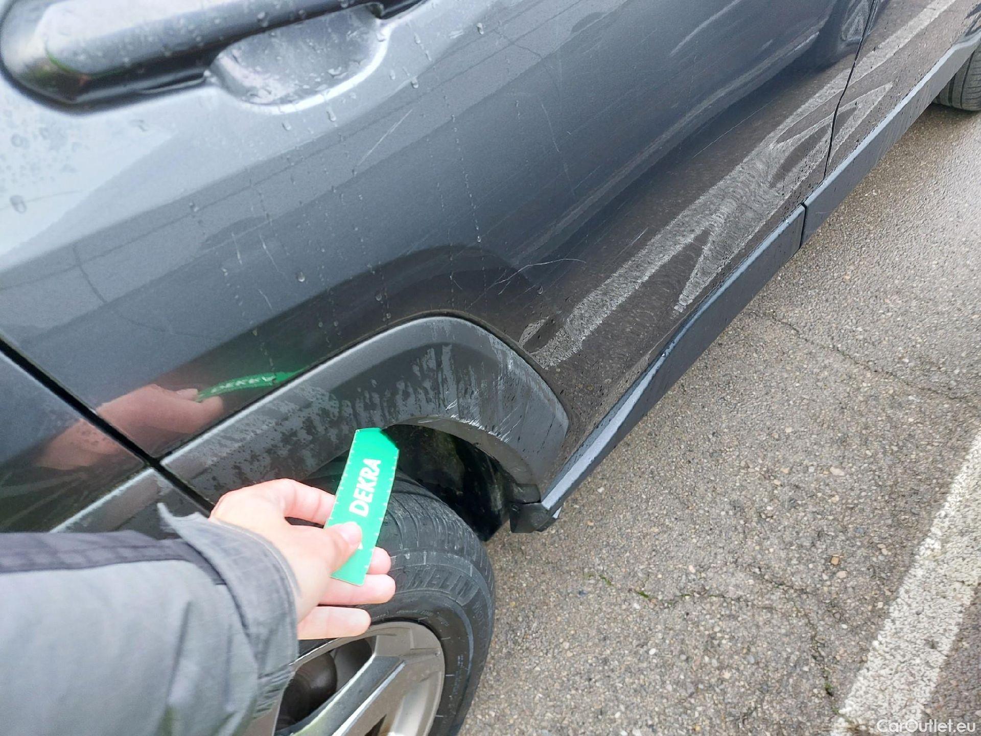  Toyota  RAV4 TOYOTA  / 2018 / 5P / todoterreno 2.5l 220H Advance Plus #23