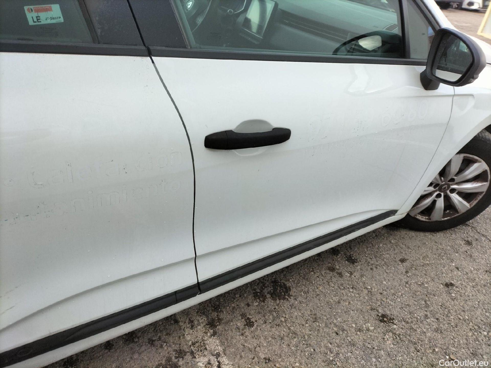  Renault  Clio RENAULT  / 2019 / 5P / berlina con portón Business Blue dCi 63 kW (85CV) #48