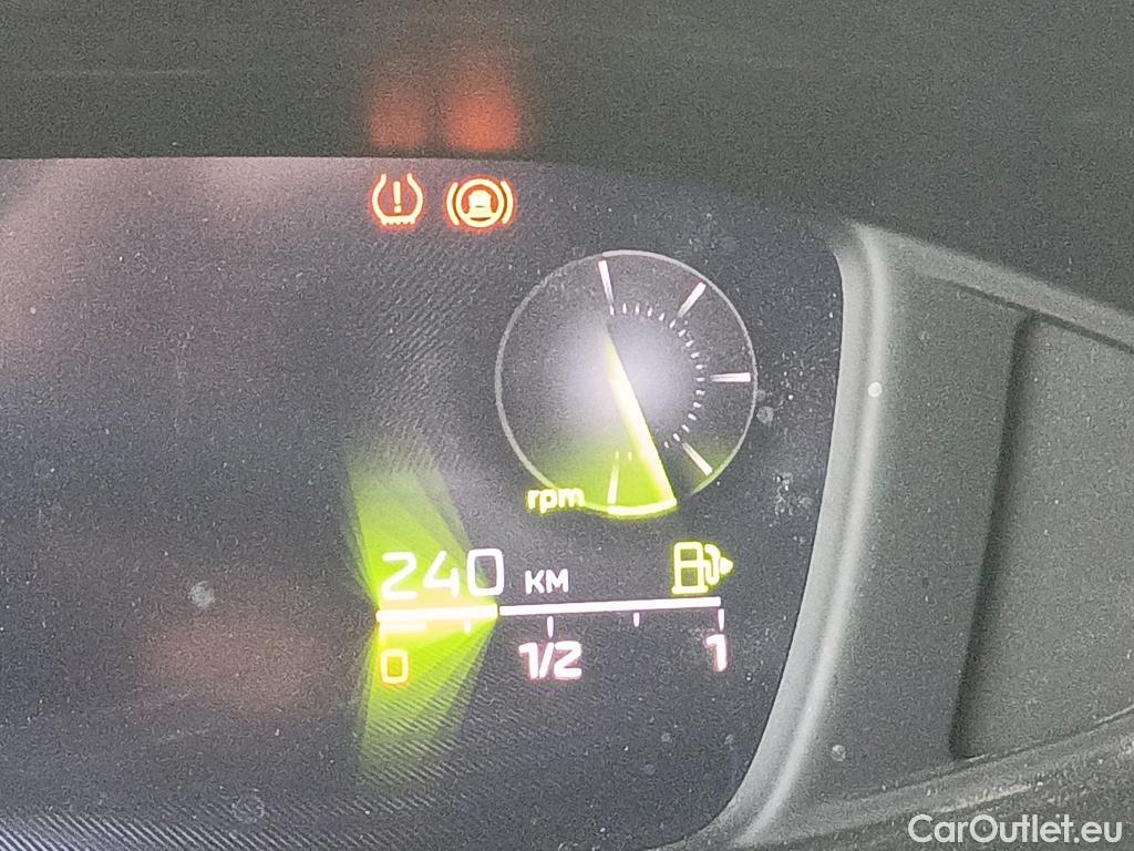  Peugeot  308 PEUGEOT  / 2021 / 5P / familiar SW GT Pack BlueHDi 130 S&S EAT8 #46