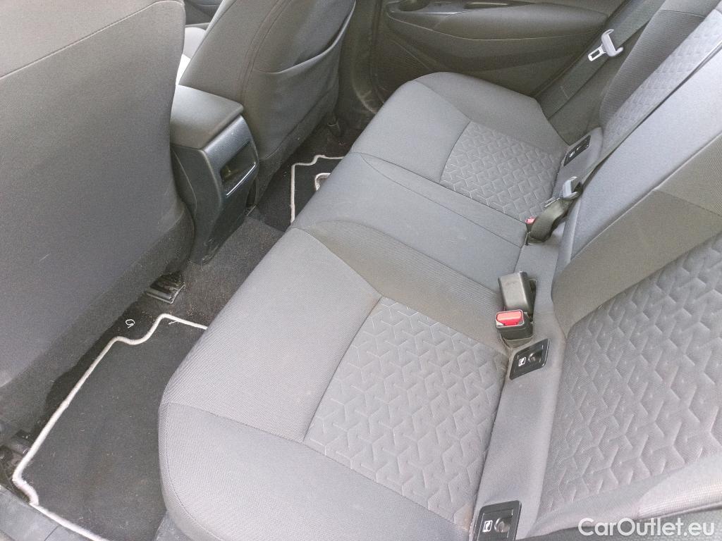  Toyota  Corolla TOYOTA  / 2019 / 5P / berlina con portón 1.8 125H BUSINESS PLUS E-CVT #13