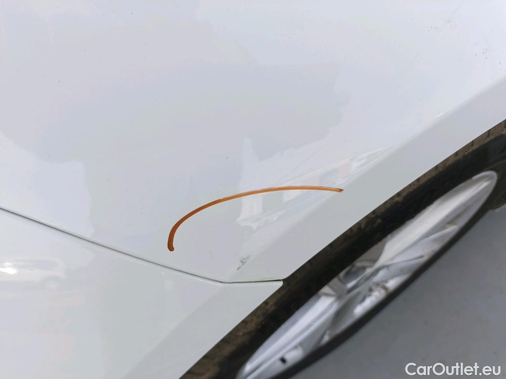  Toyota  Corolla TOYOTA  / 2019 / 5P / berlina con portón 1.8 125H BUSINESS PLUS E-CVT #18