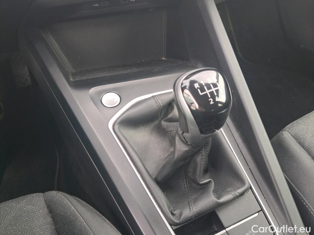  Volkswagen  Golf  VOLKSWAGEN / 2020 / 5P / berlina con portón Life 2.0 TDI 85kW (115CV) #1