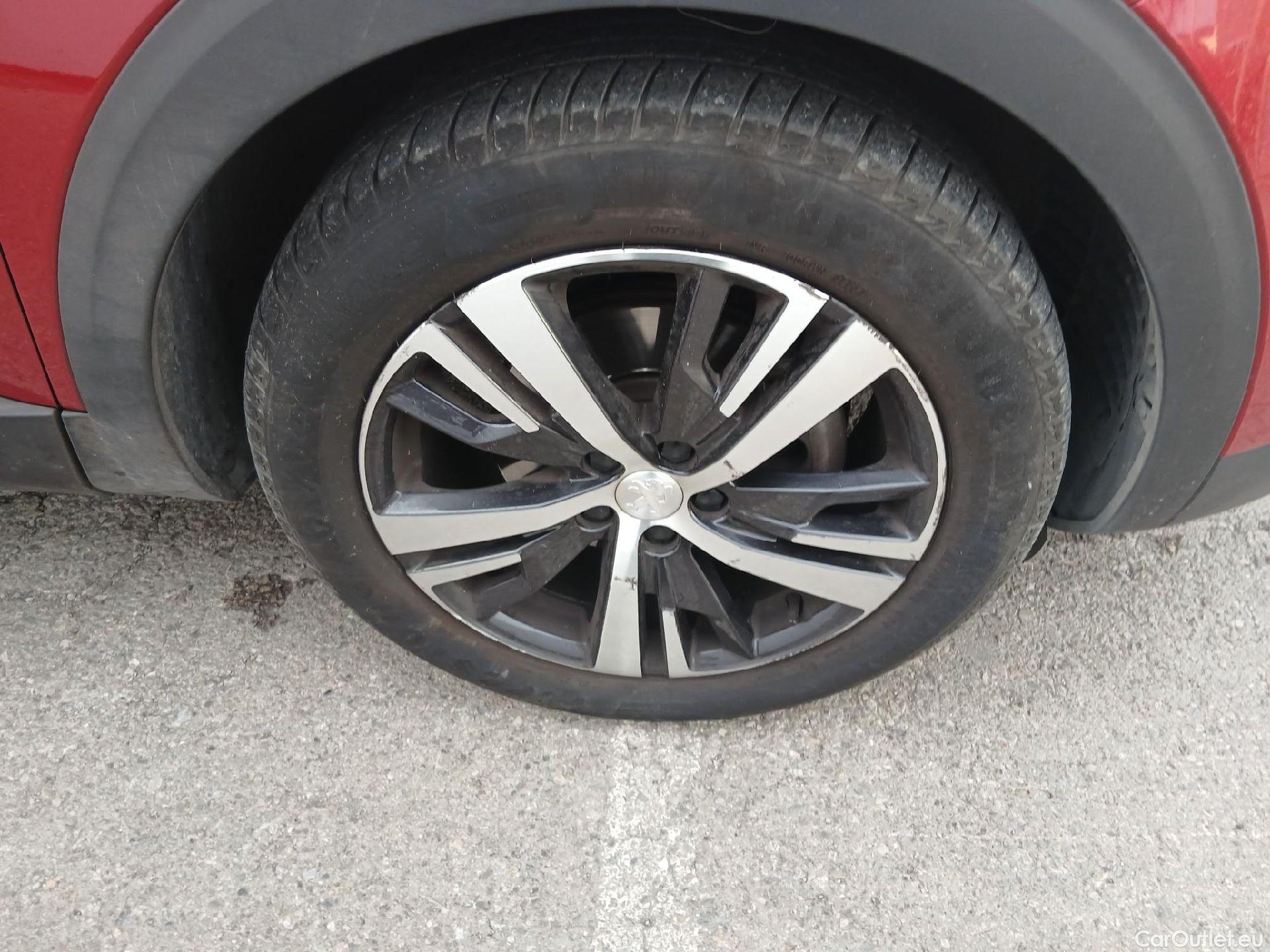  Peugeot  5008 PEUGEOT  / 2017 / 5P / todoterreno GT-Line BlueHDi 96kW (130CV) S&S EAT8 #41