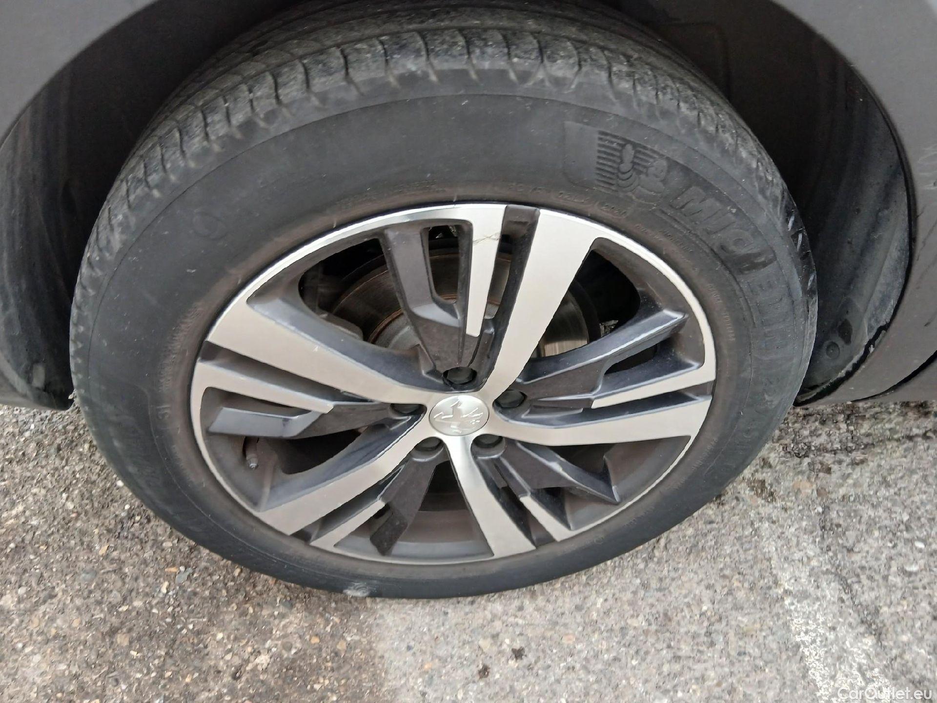  Peugeot  5008 PEUGEOT  / 2017 / 5P / todoterreno GT-Line BlueHDi 96kW (130CV) S&S EAT8 #30