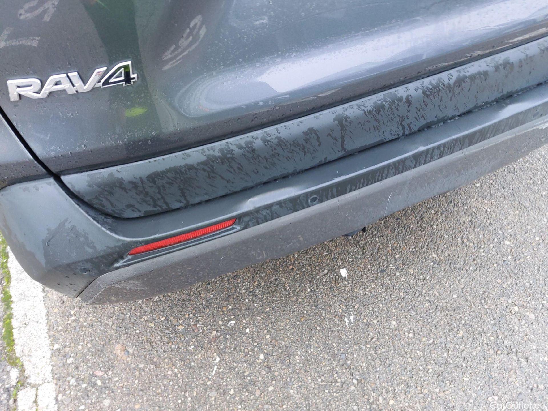  Toyota  RAV4 TOYOTA  / 2018 / 5P / todoterreno 2.5l 220H Advance Plus #18