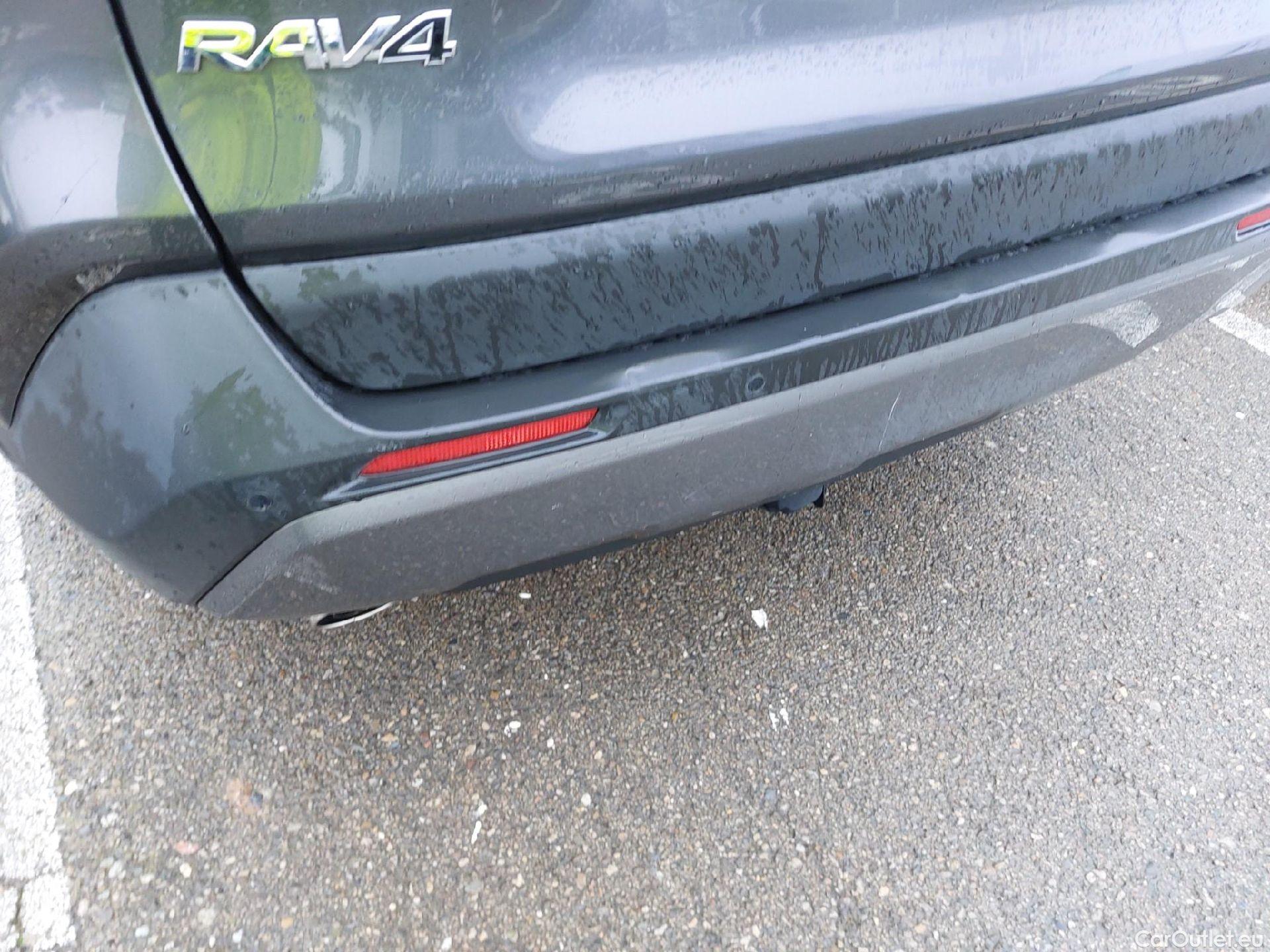  Toyota  RAV4 TOYOTA  / 2018 / 5P / todoterreno 2.5l 220H Advance Plus #16