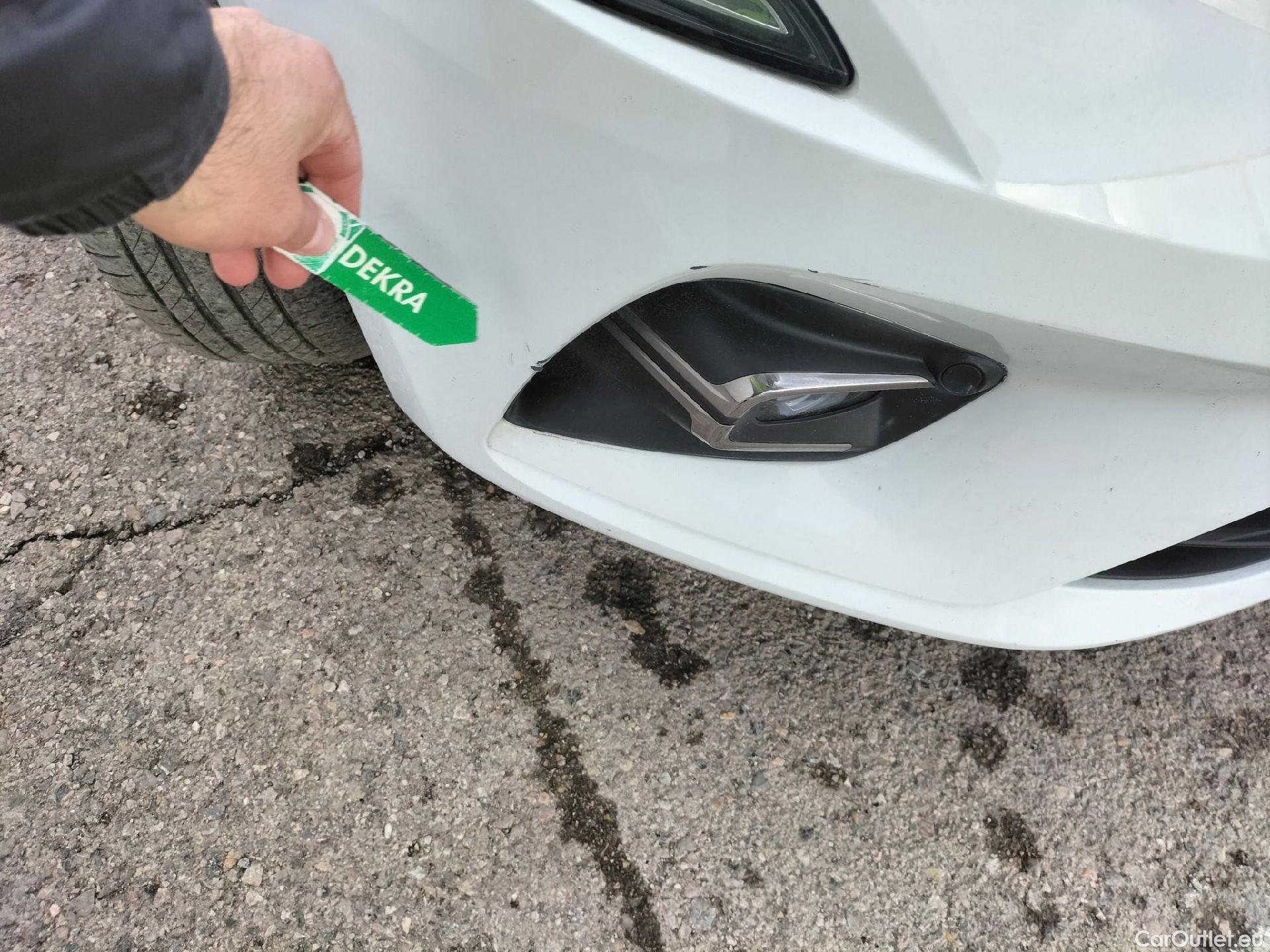  Renault  Clio RENAULT  / 2019 / 5P / berlina con portón Business Blue dCi 63 kW (85CV) #2