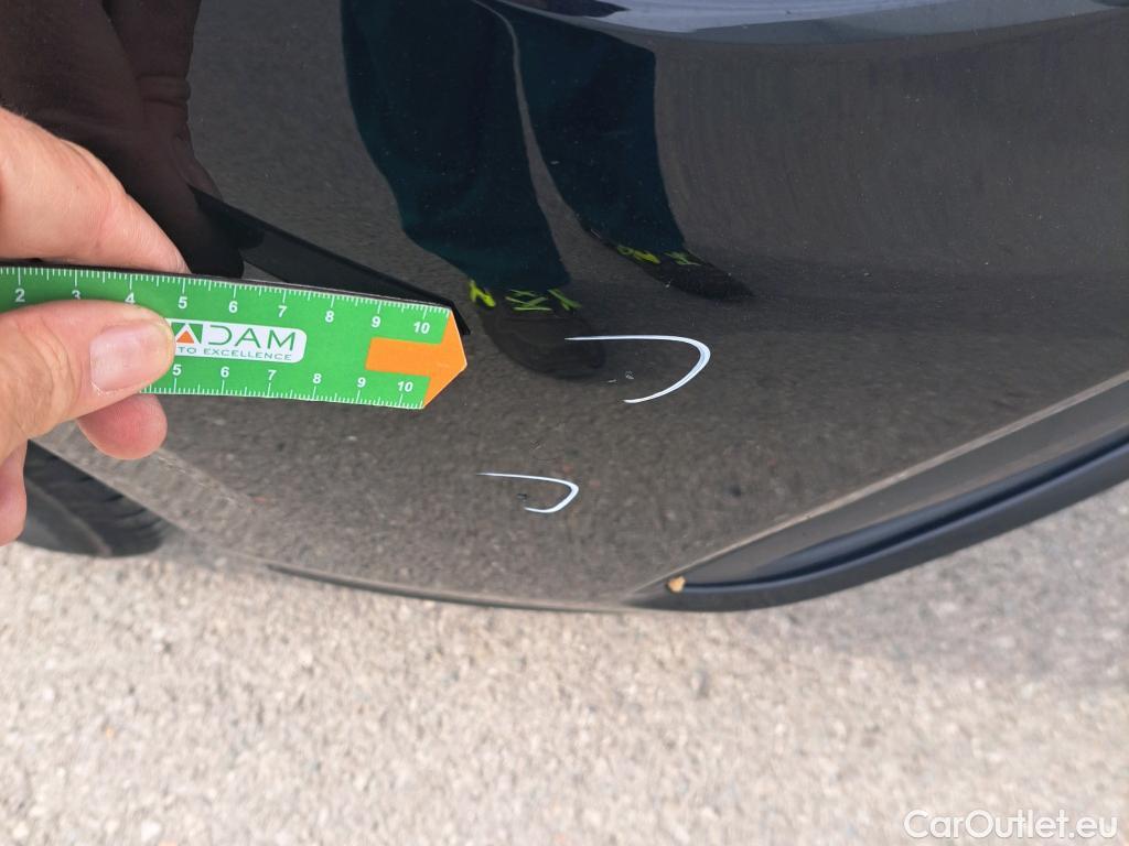  Volkswagen  Golf  VOLKSWAGEN / 2020 / 5P / berlina con portón Life 2.0 TDI 85kW (115CV) #9