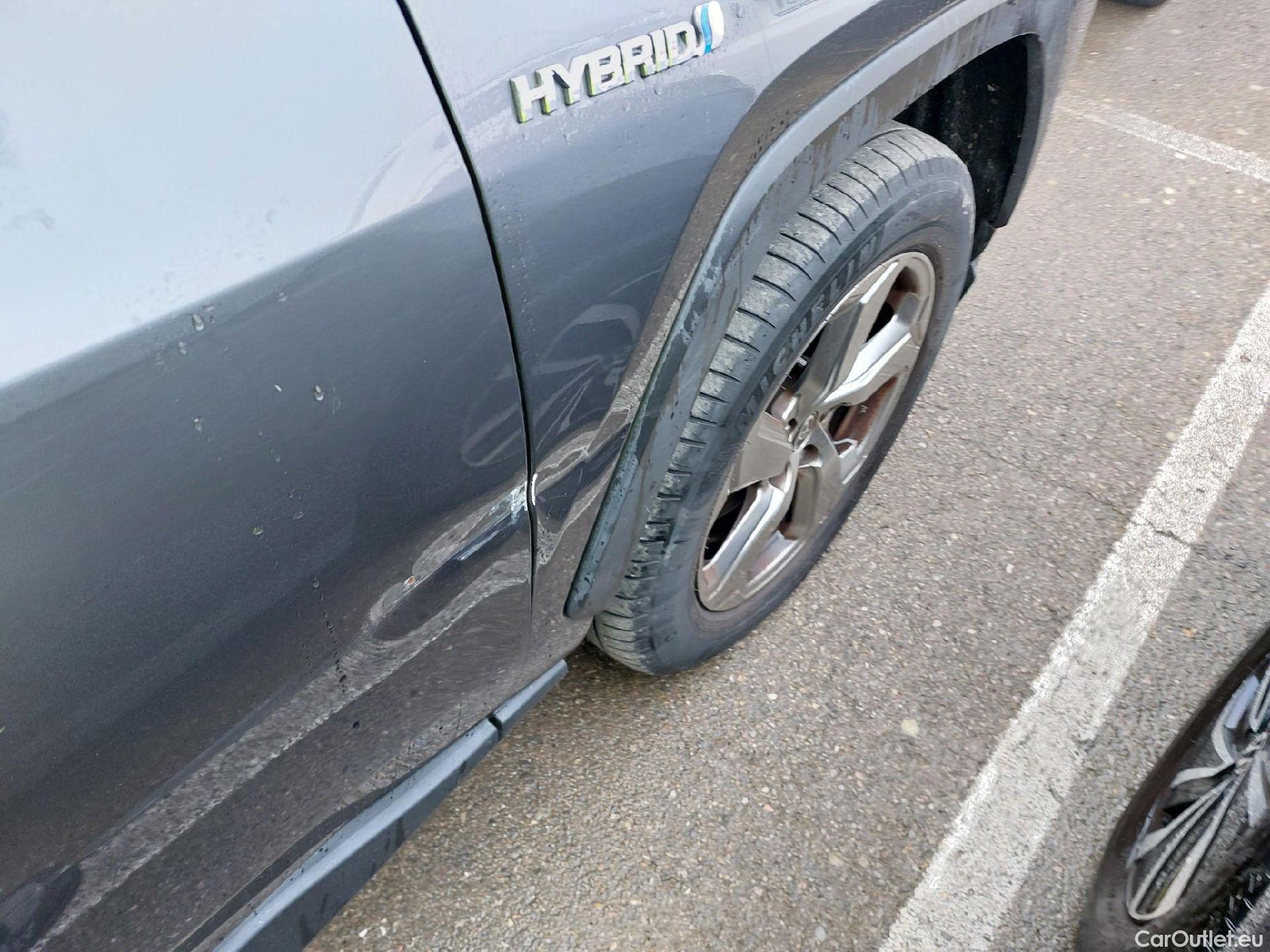  Toyota  RAV4 TOYOTA  / 2018 / 5P / todoterreno 2.5l 220H Advance Plus #29