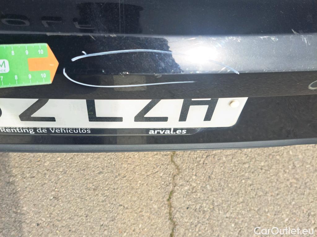  Volkswagen  Golf  VOLKSWAGEN / 2020 / 5P / berlina con portón Life 2.0 TDI 85kW (115CV) #11