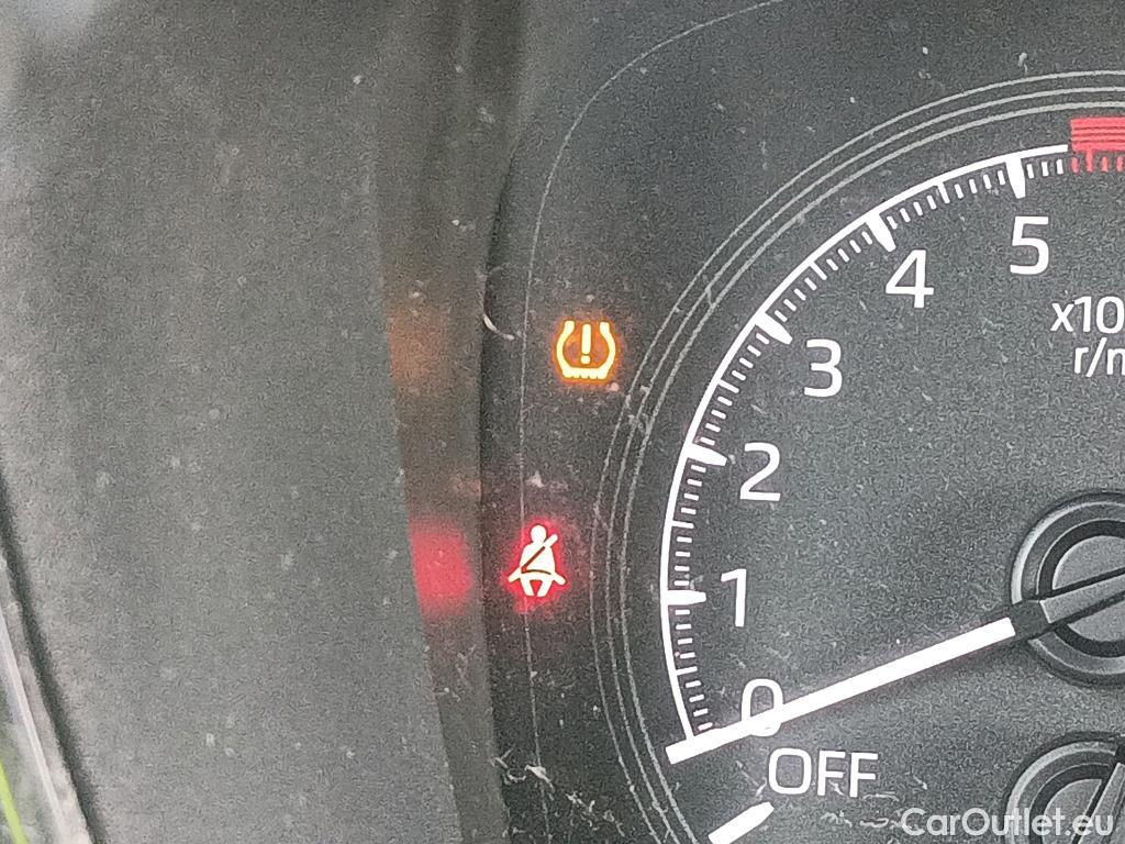  Toyota  Corolla TOYOTA  / 2019 / 5P / berlina con portón 1.8 125H BUSINESS PLUS E-CVT #16