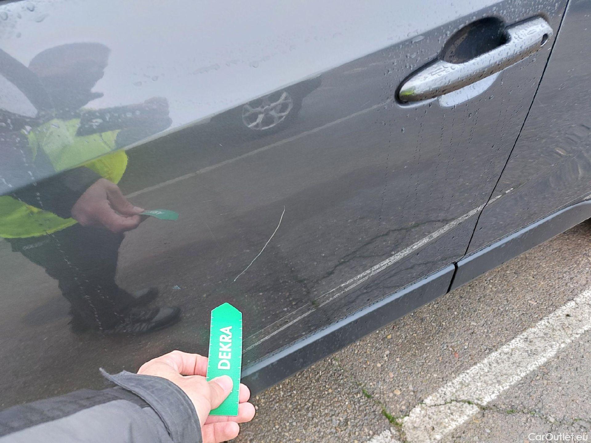  Toyota  RAV4 TOYOTA  / 2018 / 5P / todoterreno 2.5l 220H Advance Plus #11