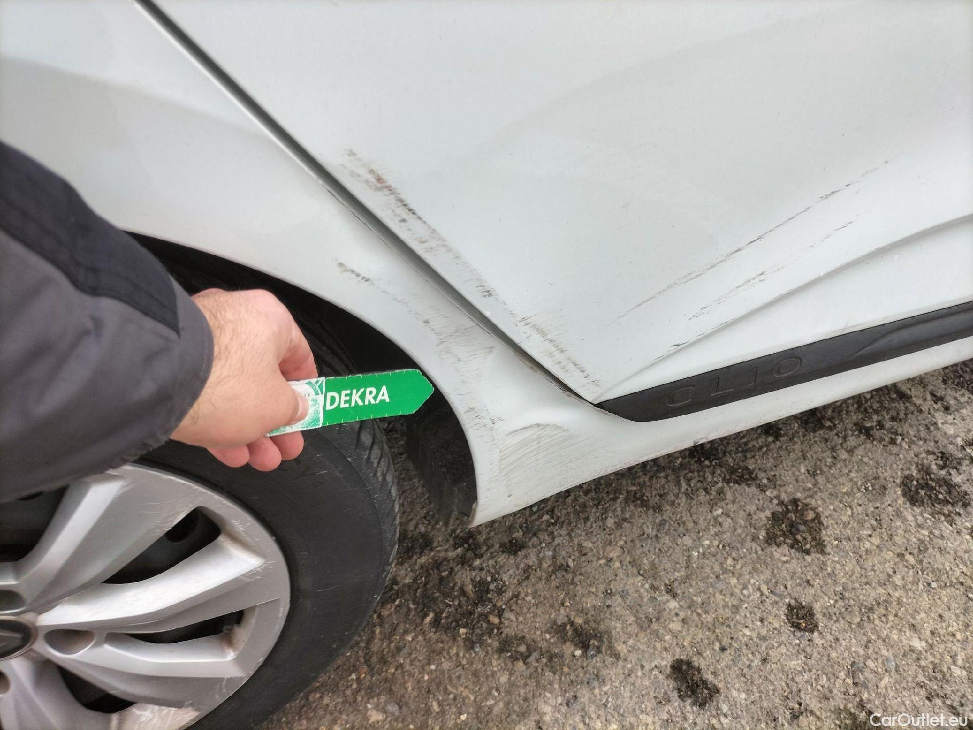  Renault  Clio RENAULT  / 2019 / 5P / berlina con portón Business Blue dCi 63 kW (85CV) #40