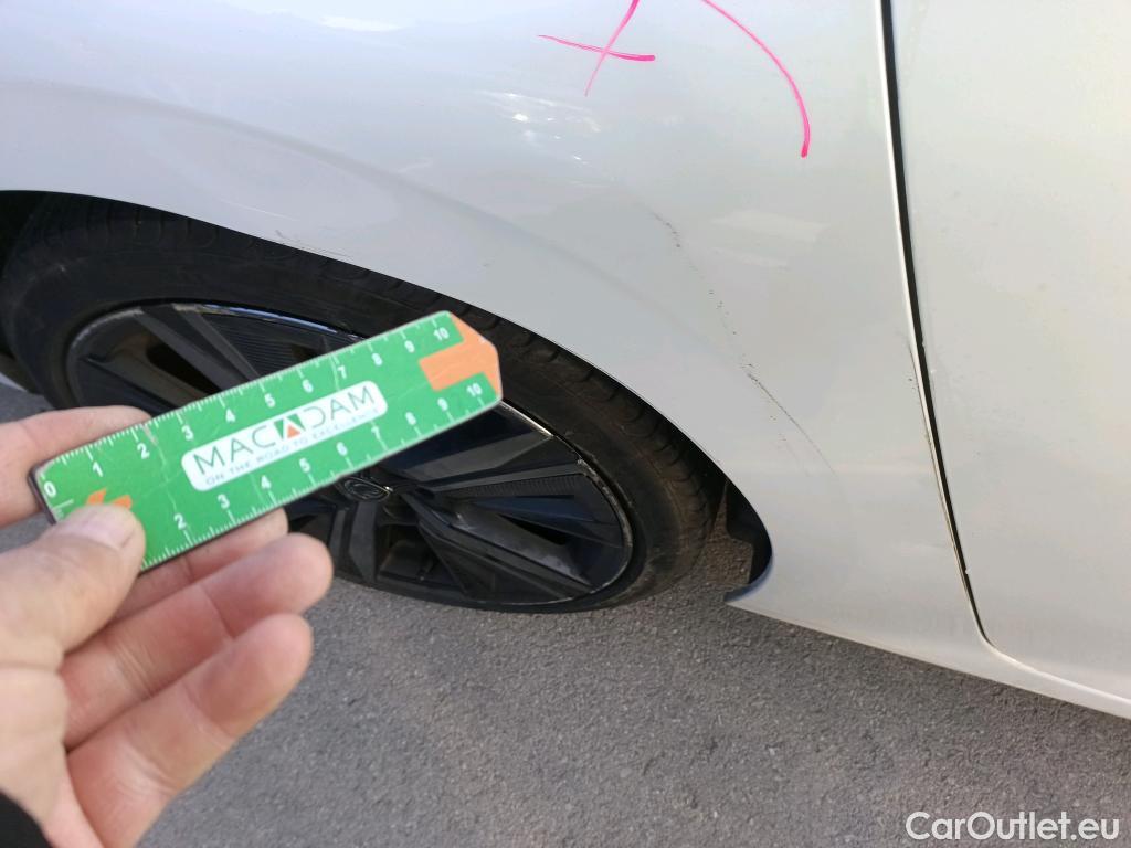  Peugeot  308 PEUGEOT  / 2021 / 5P / familiar SW GT Pack BlueHDi 130 S&S EAT8 #18