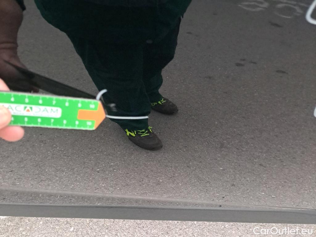  Toyota  RAV4 TOYOTA  / 2018 / 5P / todoterreno 2.5l Advance Plus #4