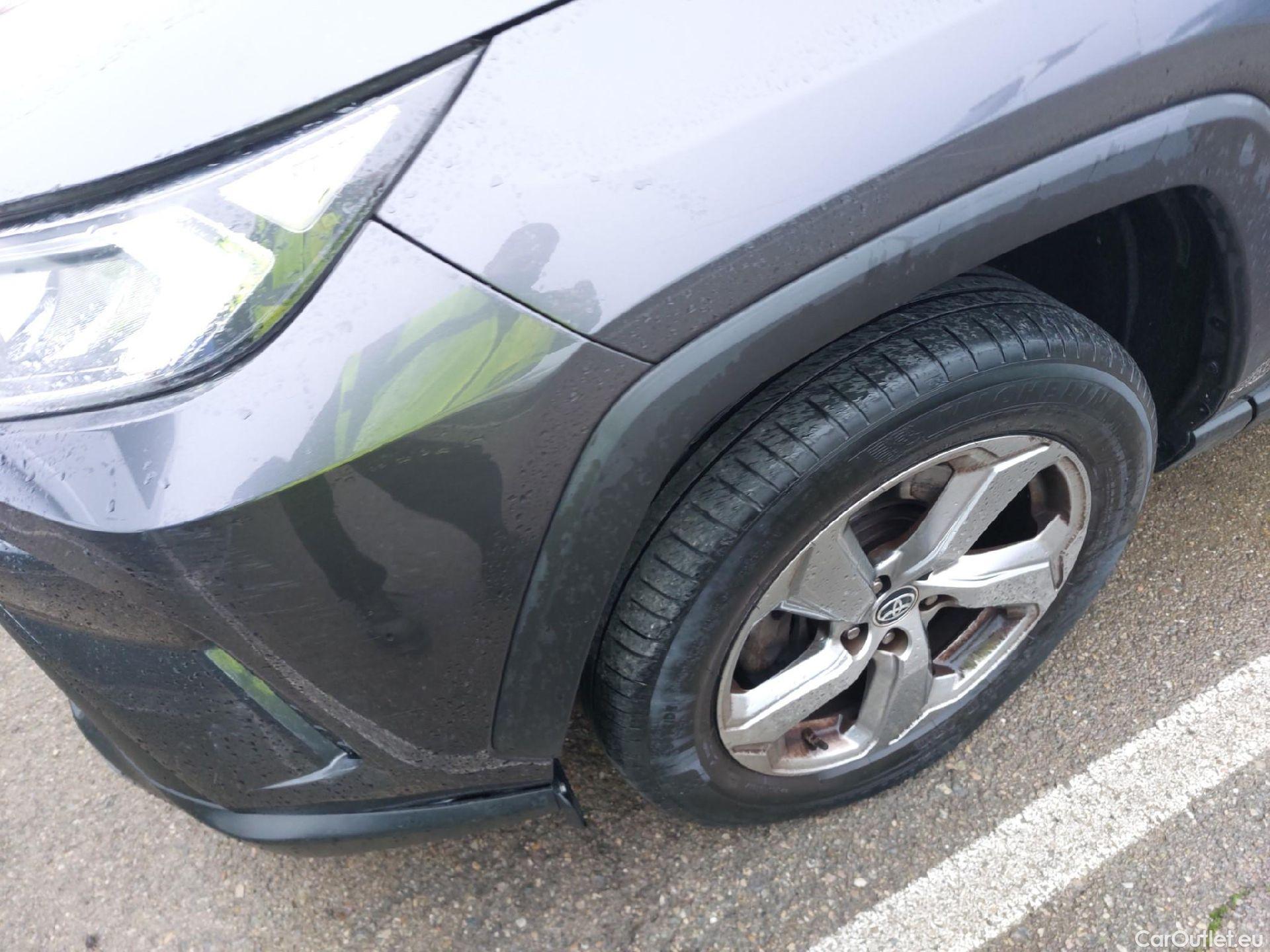  Toyota  RAV4 TOYOTA  / 2018 / 5P / todoterreno 2.5l 220H Advance Plus #9