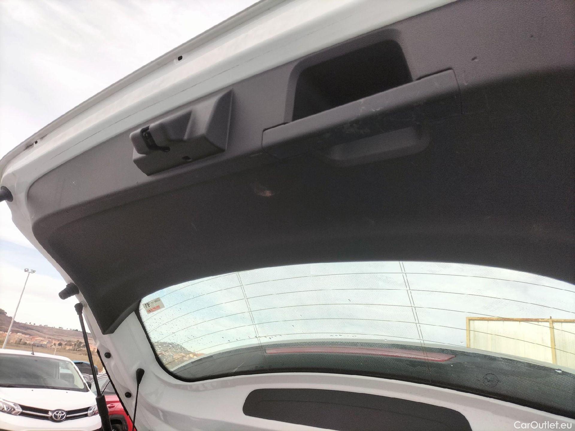  Renault  Clio RENAULT  / 2019 / 5P / berlina con portón Business Blue dCi 63 kW (85CV) #37