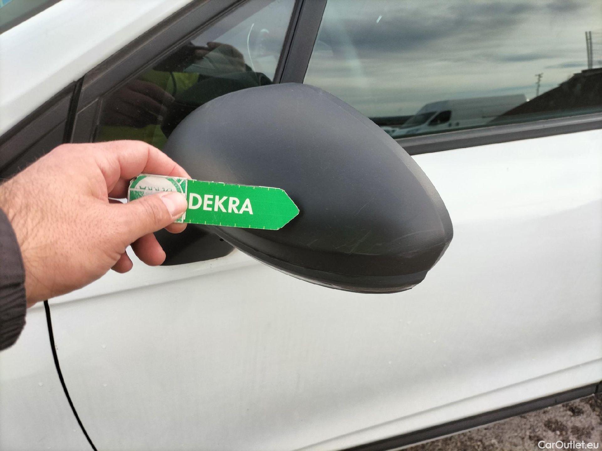  Renault  Clio RENAULT  / 2019 / 5P / berlina con portón Business Blue dCi 63 kW (85CV) #16