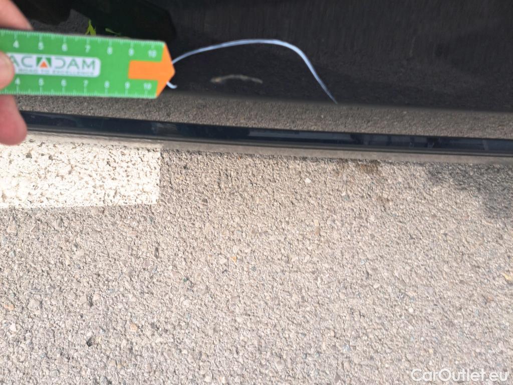  Volkswagen  Golf  VOLKSWAGEN / 2020 / 5P / berlina con portón Life 2.0 TDI 85kW (115CV) #16