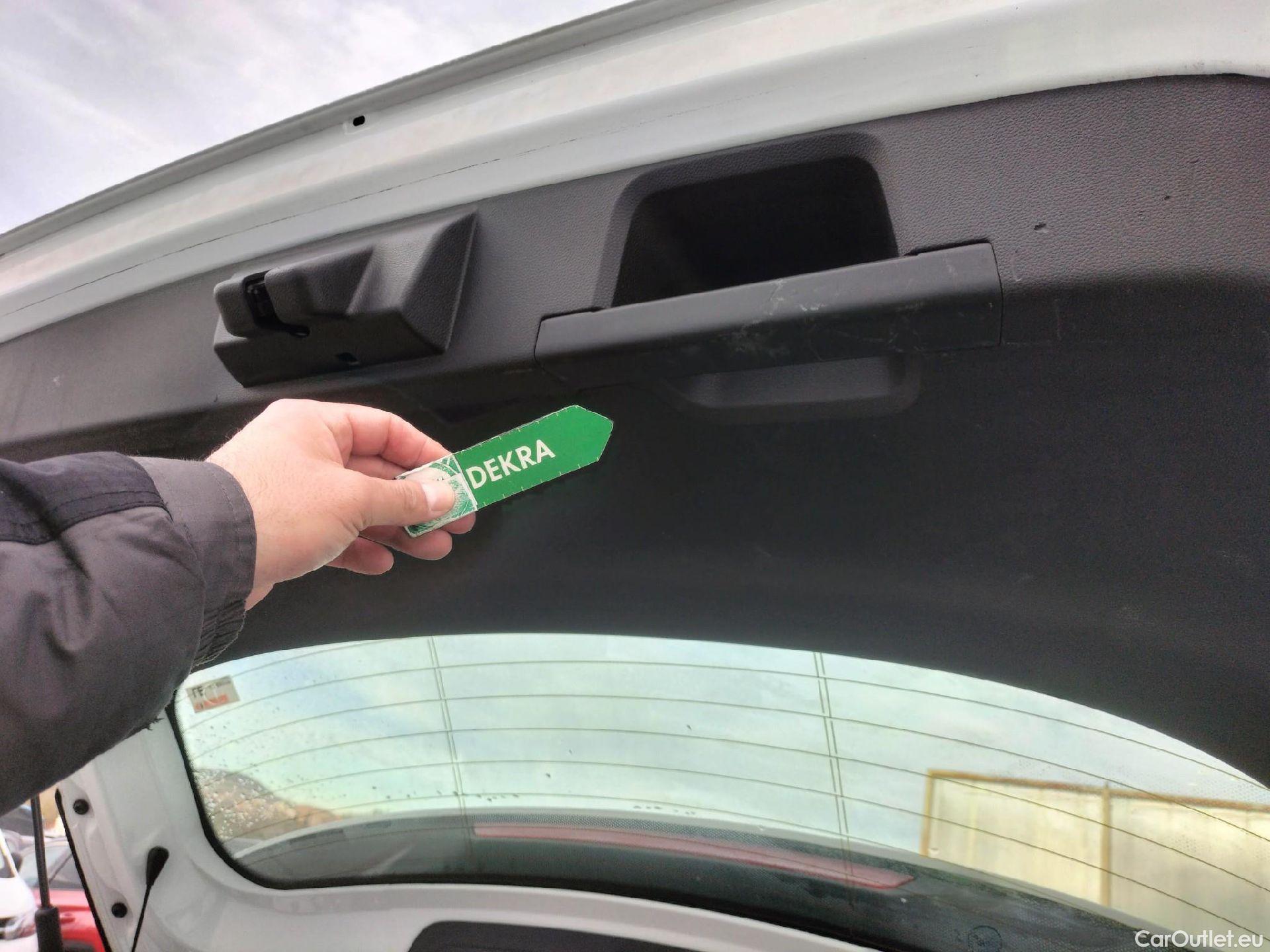  Renault  Clio RENAULT  / 2019 / 5P / berlina con portón Business Blue dCi 63 kW (85CV) #38