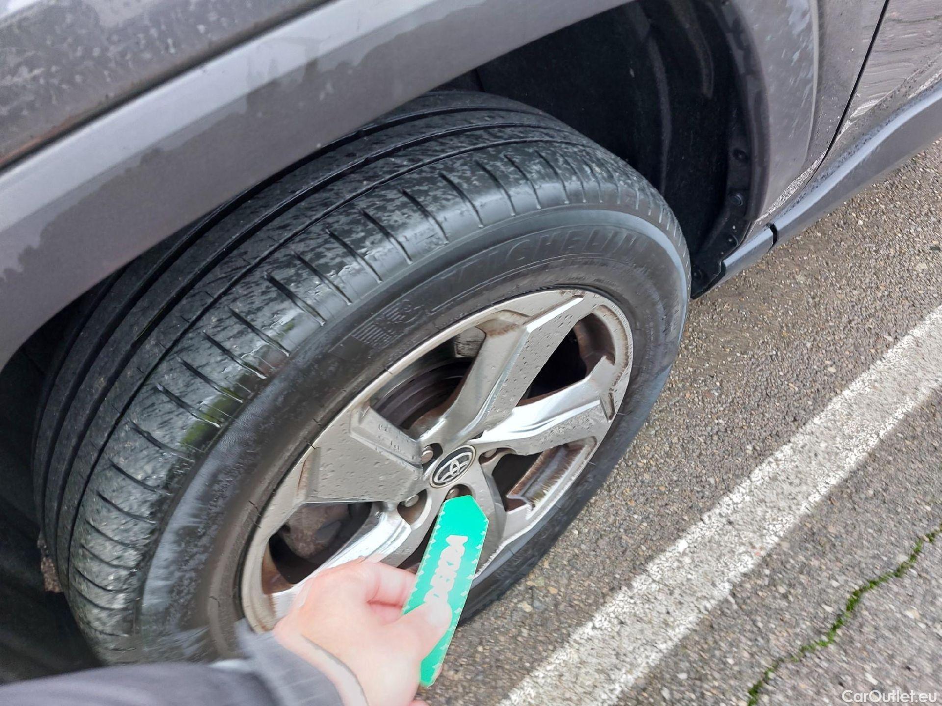  Toyota  RAV4 TOYOTA  / 2018 / 5P / todoterreno 2.5l 220H Advance Plus #10