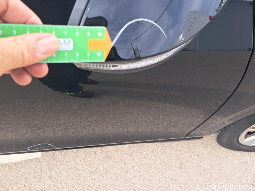  Volkswagen  Golf  VOLKSWAGEN / 2020 / 5P / berlina con portón Life 2.0 TDI 85kW (115CV) #18