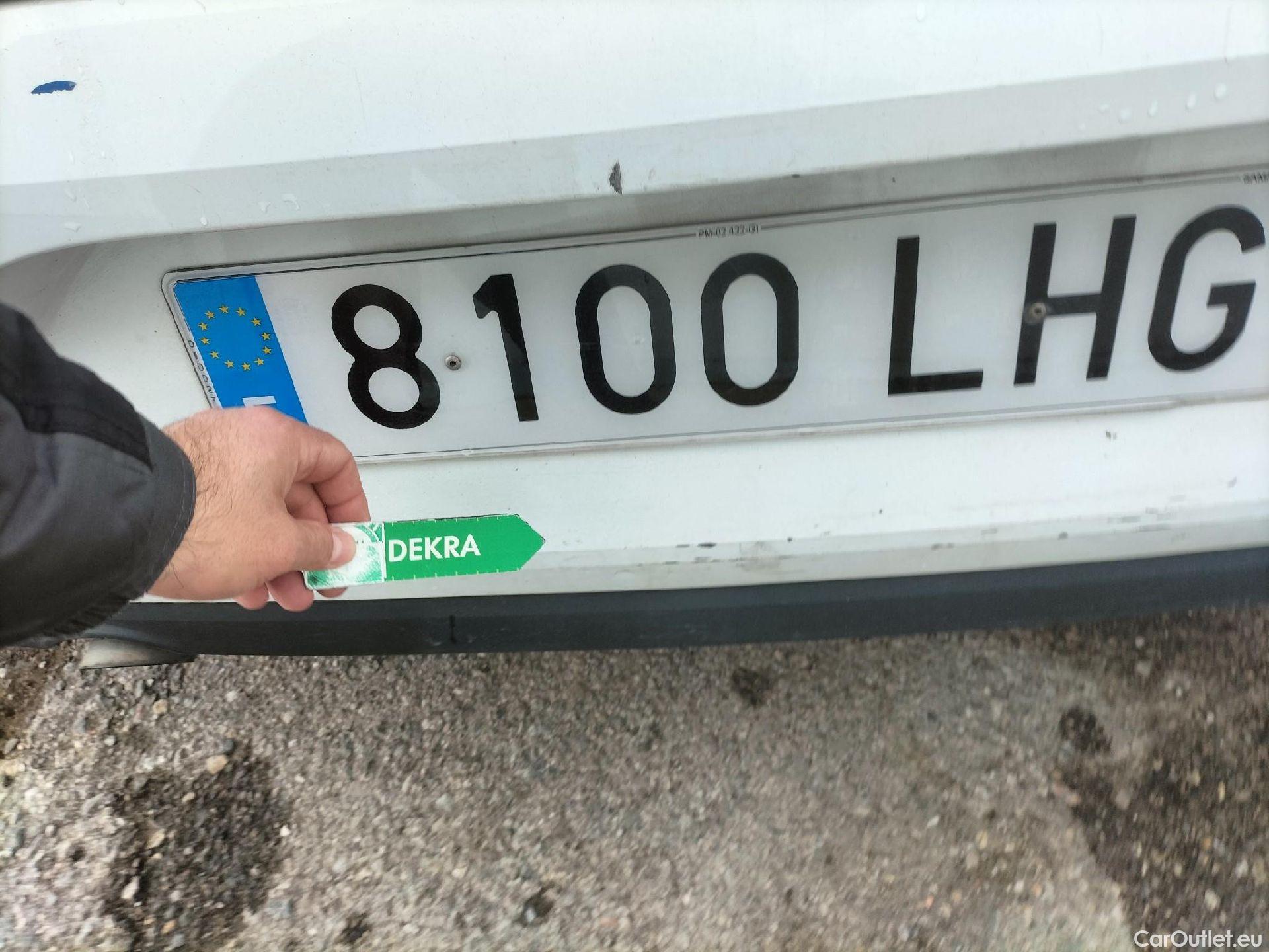  Renault  Clio RENAULT  / 2019 / 5P / berlina con portón Business Blue dCi 63 kW (85CV) #31