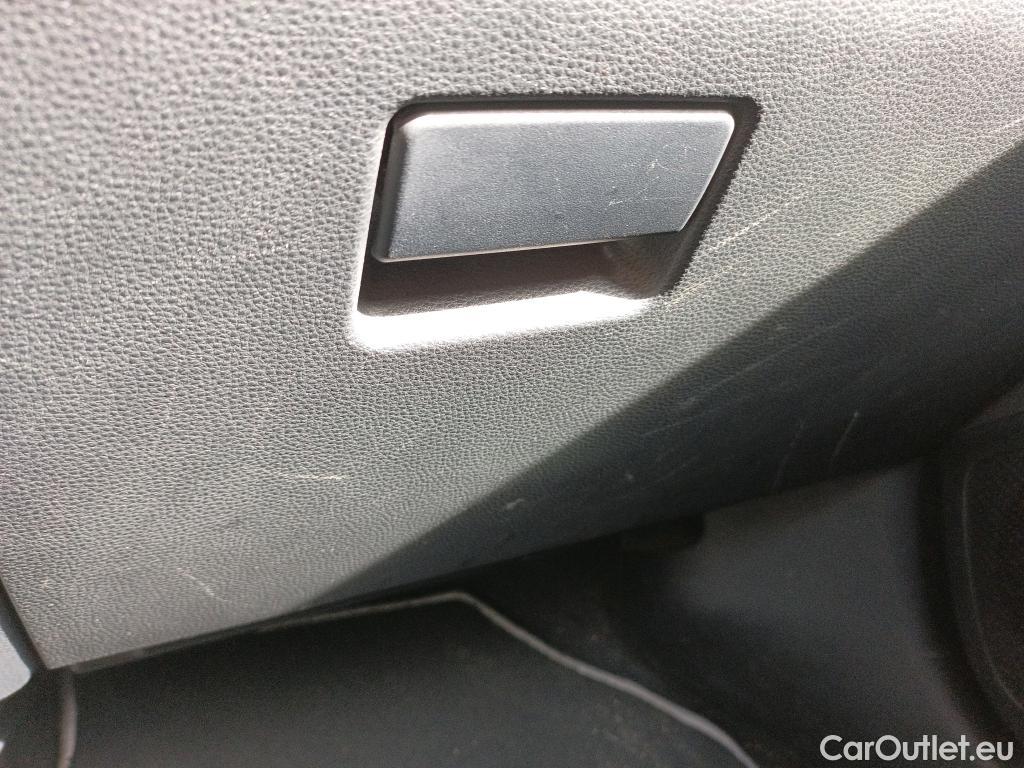  Toyota  Corolla TOYOTA  / 2019 / 5P / berlina con portón 1.8 125H BUSINESS PLUS E-CVT #8