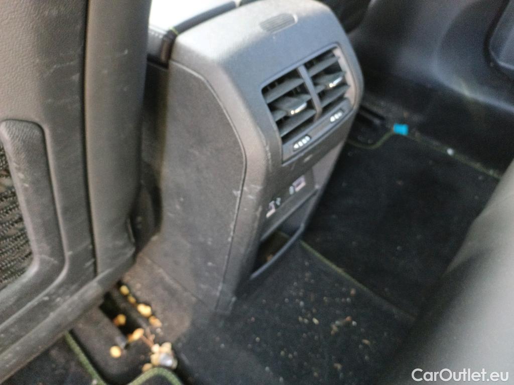  Peugeot  308 PEUGEOT  / 2021 / 5P / familiar SW GT Pack BlueHDi 130 S&S EAT8 #25