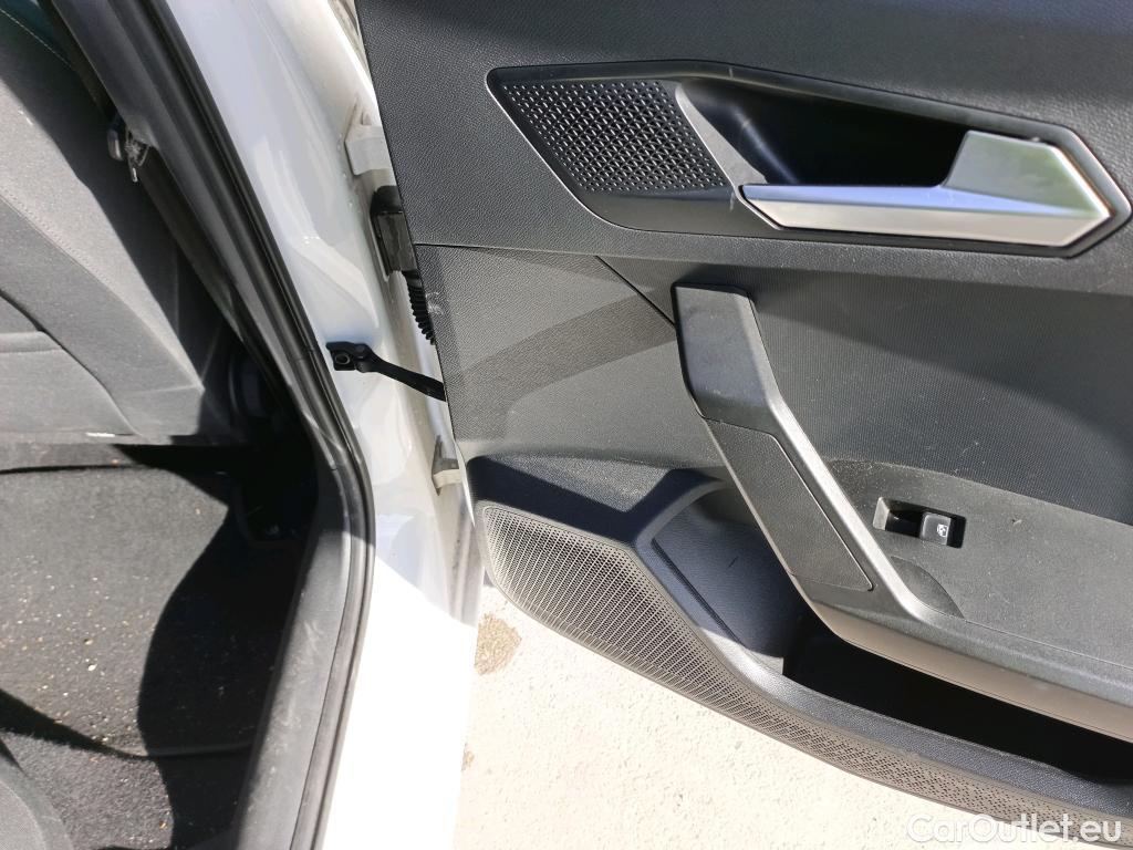  Seat  Leon SEAT Nuevo León / 2020 / 5P / familiar SP 2.0 TDI 85kW Style Go (AC) #15