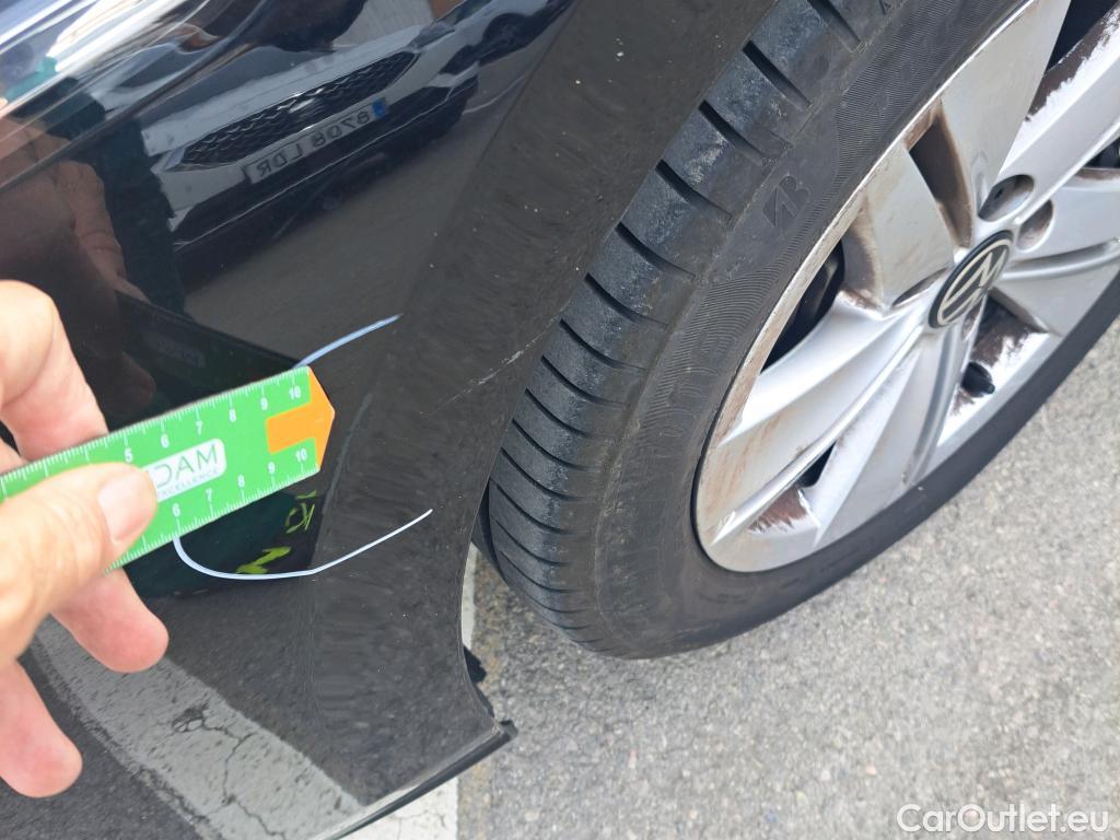  Volkswagen  Golf  VOLKSWAGEN / 2020 / 5P / berlina con portón Life 2.0 TDI 85kW (115CV) #8