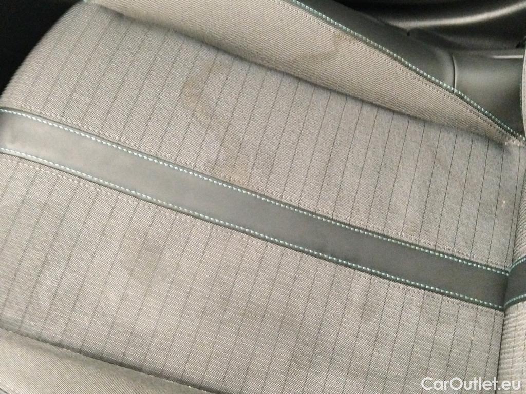  Peugeot  2008 PEUGEOT  / 2019 / 5P / todoterreno Allure BlueHDI 81kW (110CV) #12