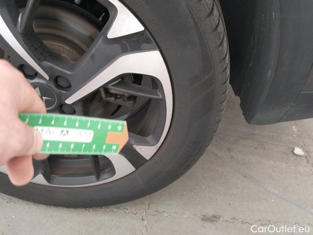  DS  DS7 DS DS 7 Crossback / 2017 / 5P / todoterreno BlueHDi DE 96kW (130CV) Auto. CHIC (AC) #23