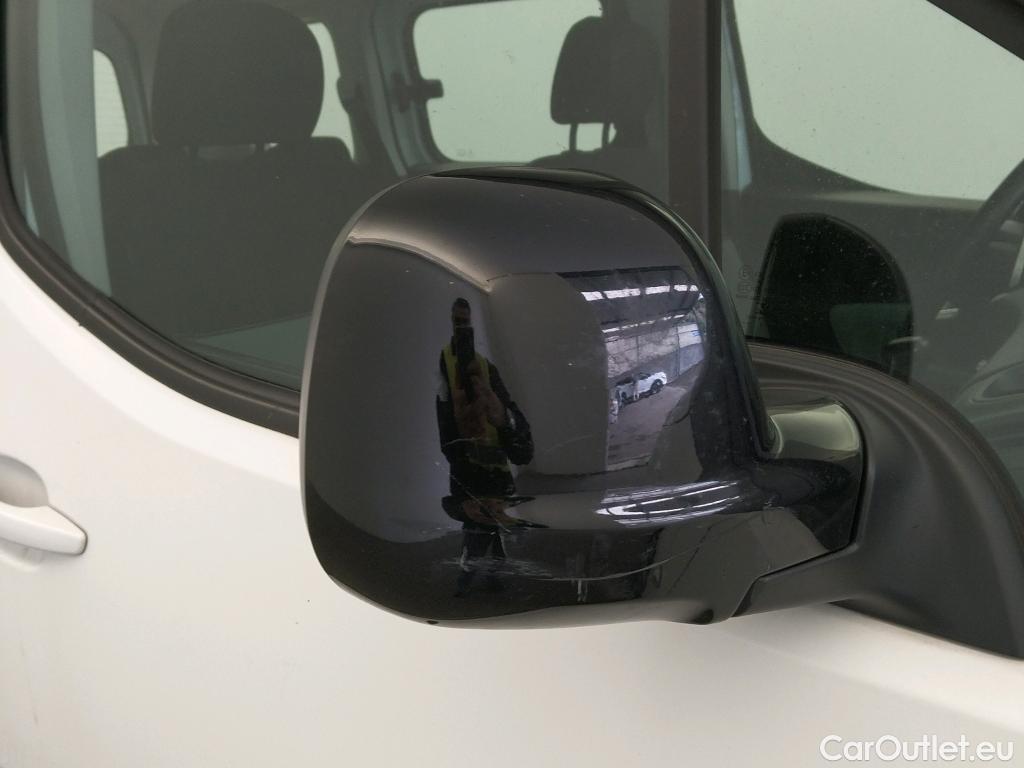  Citroen  Berlingo CITROEN  / 2018 / 5P / monovolumen compacto Talla M BlueHDi 100 S&S FEEL #32