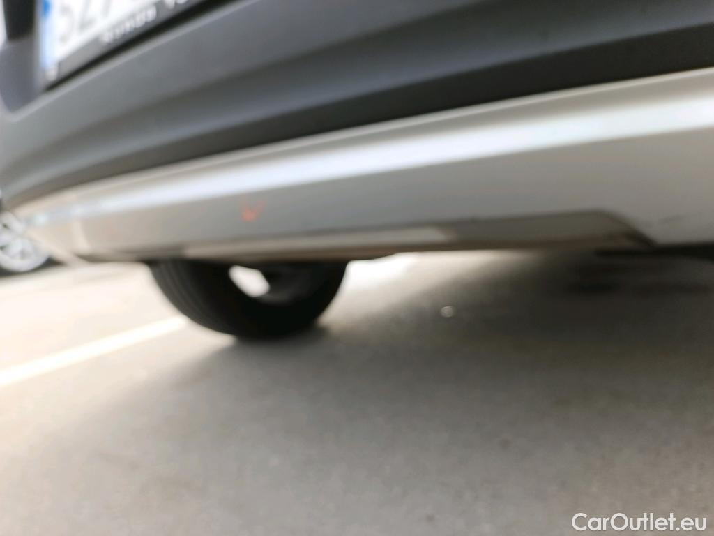  Volvo  XC 40 VOLVO XC40 / 2017 / 5P / todoterreno 2.0 D4 AWD Momentum Auto #9