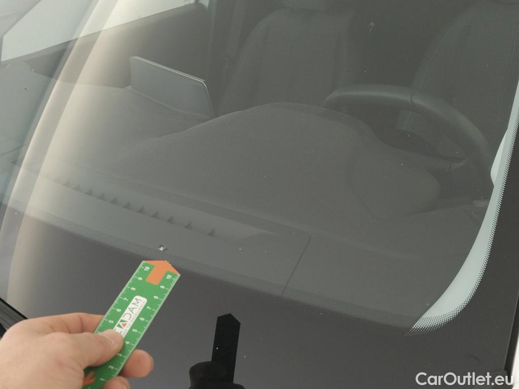  Peugeot  2008 PEUGEOT  / 2019 / 5P / todoterreno Allure BlueHDI 81kW (110CV) #2